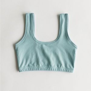 BNWT ARQ full coverage bra in BABY colour size L